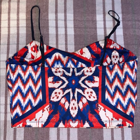 Crop top - Picture 3 of 4